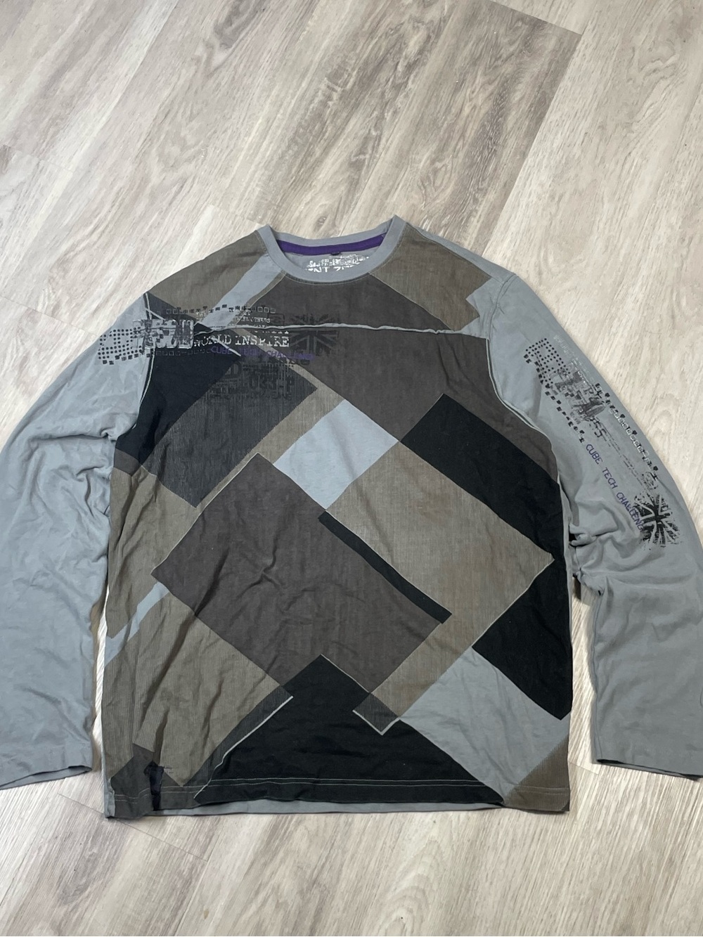 Point Zero Men's Long-Sleeve Geometric Graphic Shirt in Gray and Brown